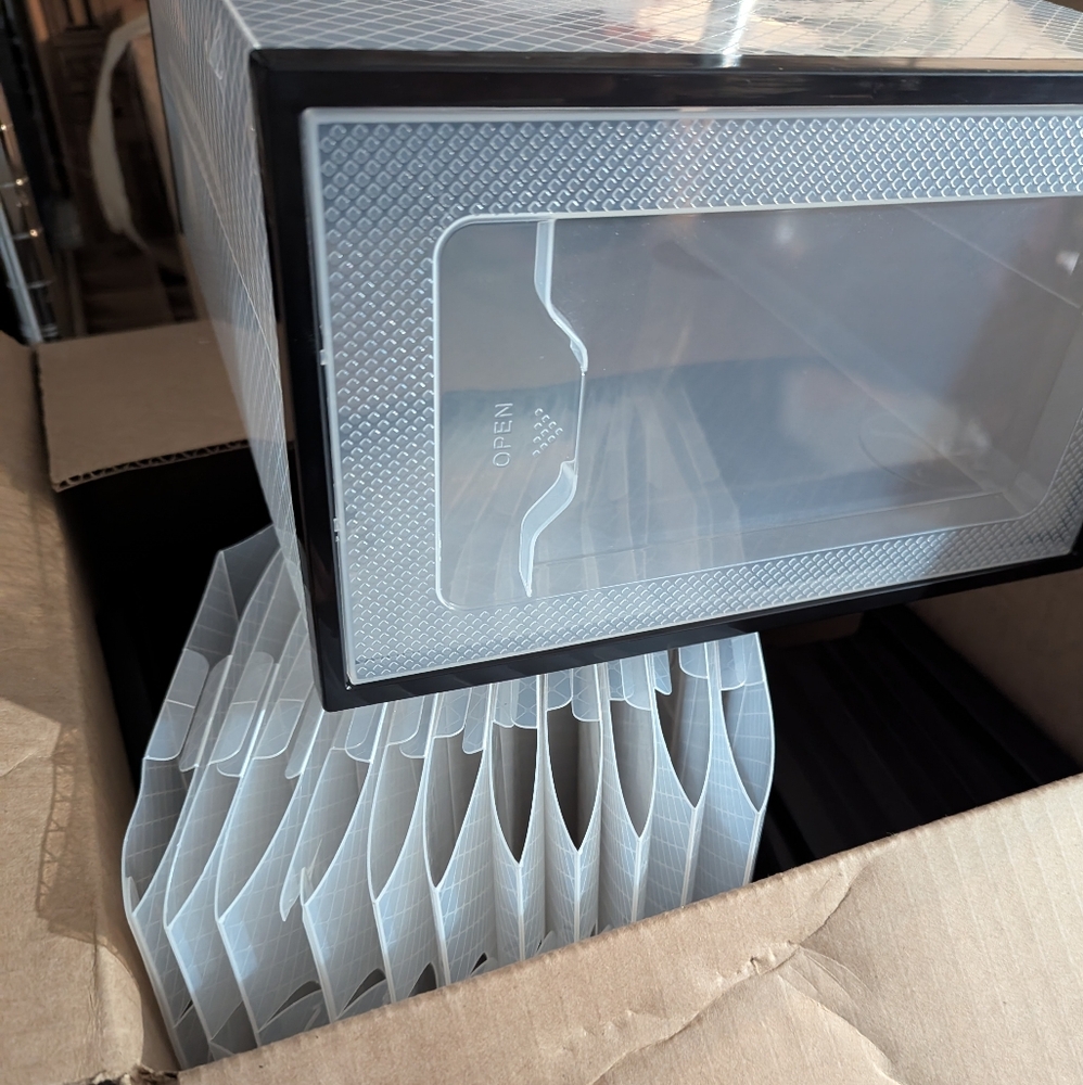Stacking shoes storage boxes - Picture 2 of 5